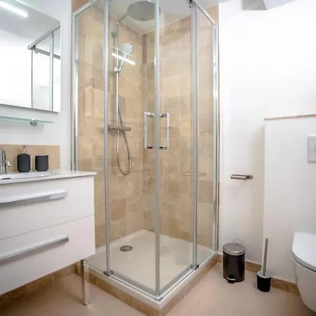 Appartement Les Lices B L Equiped & L Shellter *