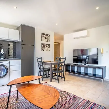 Les Lices B L Equiped & L Shellter Appartement